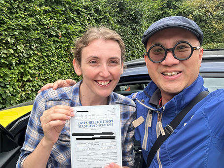 🚗 首次考試即合格!全職照顧家庭都無阻佢達成目標 💪🎉