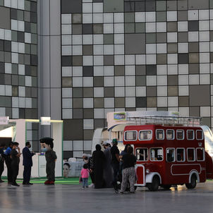 شرطة دبي تُقدم التوعية بالإجراءات الاحترازية للوقاية من "كورونا"