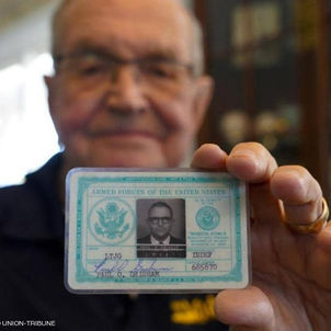 53 عاما ثم عادت محفظته من "حافة الأرض"