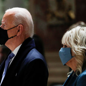 تغطية مباشرة.. بايدن يصل إلى منصة التنصيب في الكونغرس