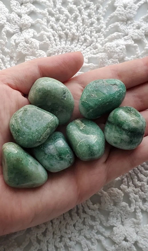 Tumbled Chrome Mica In Quartz (Fuchsite)