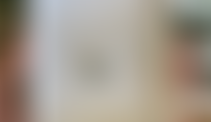 Me&Martina Lupaus-riipus, v.sin ja v.pun kivillä, 79 €. Sydämen taakse voi myös kaivertaa pari nimeä.