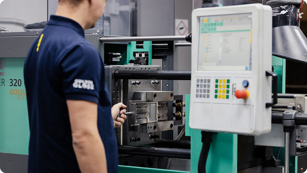 One of the new specimen tools from wf plastic GmbH, shown in the new ARBURG 320 C 500-170 injection molding machine with a clamping force of 50 tons. These investments enhance Polykemi’s global testing capacity and further improve quality assurance.