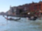 Gôndolas no Grande Canal de Veneza