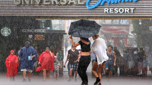 Universal Orlando Resort updates guests on potential Cat 3. Hurricane Helene and its impact on the resort