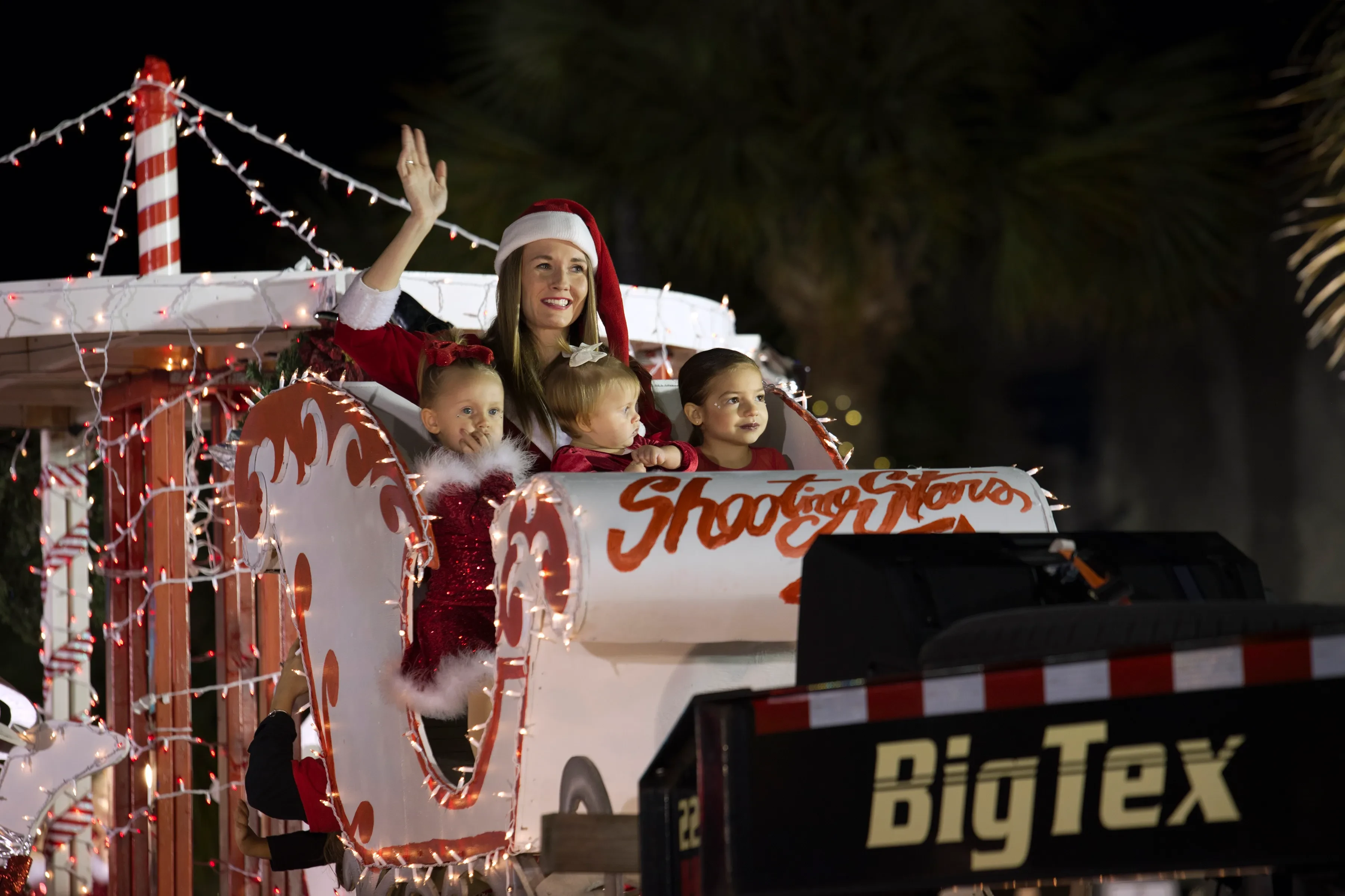 The Magical Leesburg Christmas Parade Is Back This December
