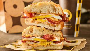 Fast-Casual Bagel Brand Einstein Bros. Bagels opens in Davenport