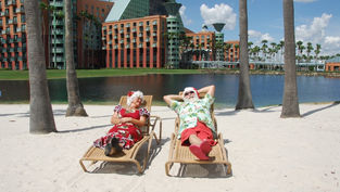 Santa & Mrs. Claus return to The Swan & Dolphin Resort with holiday fun for everyone!
