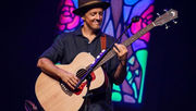 Singer-Songwriter Jason Mraz brings an intimate performance to Orlando's Steinmetz Hall on May 17