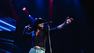 Tim McGraw to perform at Tampa Bay Lightning’s  NHL Stadium Series Game on Feb. 1 at Raymond James Stadium
