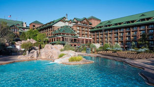 Walt Disney World Annual Passholders save up to 40% OFF Hotel Rooms this Fall and Holiday Season!