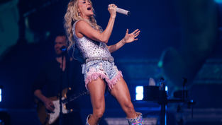 Carrie Underwood is bringing her Denim and Rhinestones Tour to Tampa this February
