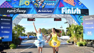 Ch-EARS To 30 Y-EARS - Thousands of runners celebrate 30 Years of the Walt Disney World Marathon
