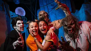 JoJo Siwa & Avery Cyrus Encounter The Iconic Universal Monsters At Halloween Horror Nights!
