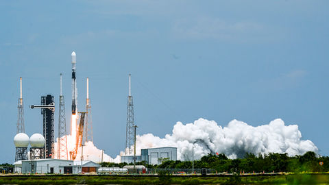 Tickets On Sale for SpaceX Falcon 9 Starlink 10-21 Launch at Kennedy Space Center Visitor Complex