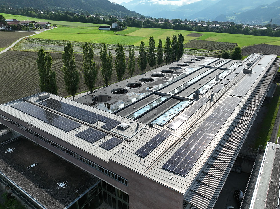 PV-Dachanlage TFBS für Bautechnik und Malerei in Absam