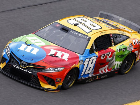 Kyle Busch aproveita toque de líderes para vencer na terra em Bristol