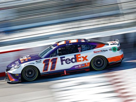 Denny Hamlin vence a atribulada “Coca-Cola 600” da NASCAR