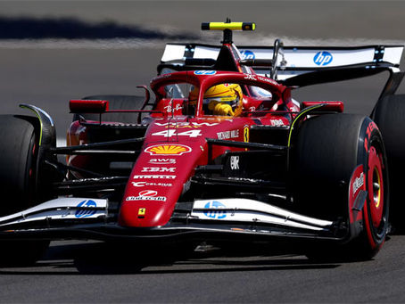 Lewis Hamilton supera as McLarens no TL1 em Silverstone