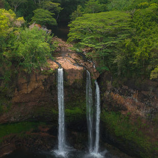 Must see waterfalls to visit in Hawaii