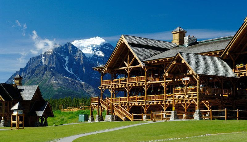 lakelouiseskilodge.jpg