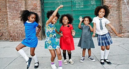 Afro-Amerikaanse jongeren aan het dansen