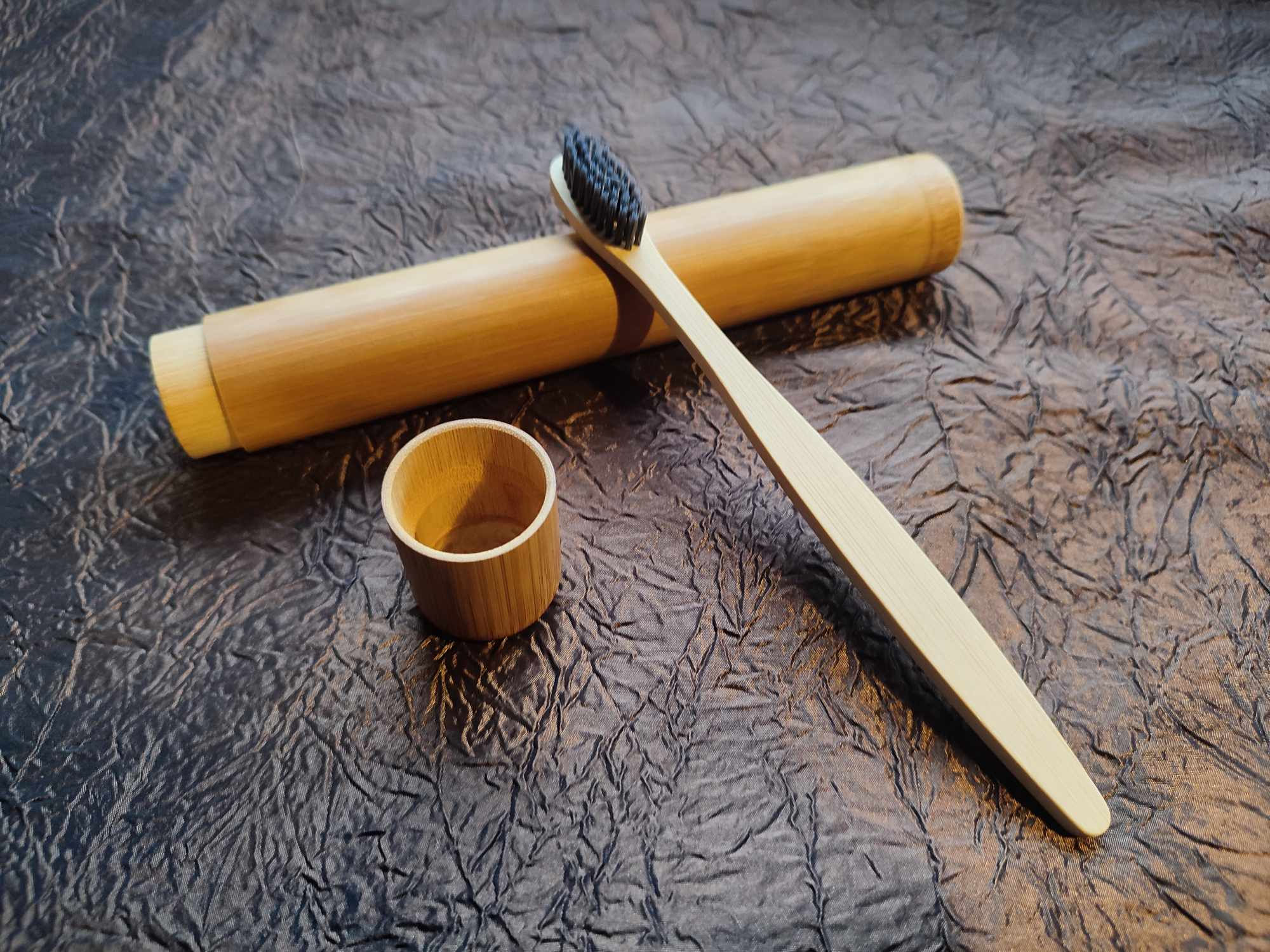 Tube bambou pour brosse à dents