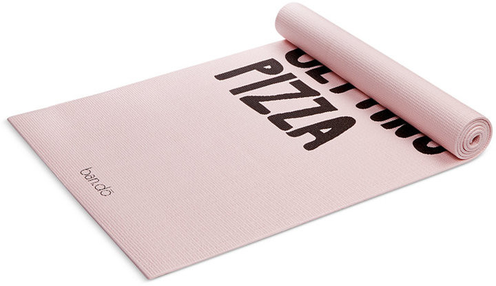 Fitness Picks - Fitness Must Have Accessories - Fitness Blogger Picks - Fitness - Lifestyle Blogger - Gym Bag - Hair dryer - Fashion Blogger - Beauty Blogger - Pizza Yoga Mat