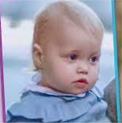 Sienna Elizabeth Mapelli Mozzi
.