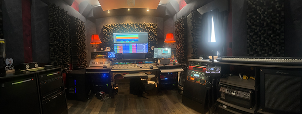 Unearth Records- Control Room.HEIC