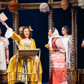 «Любовь - книга золотая» властной женщины 
