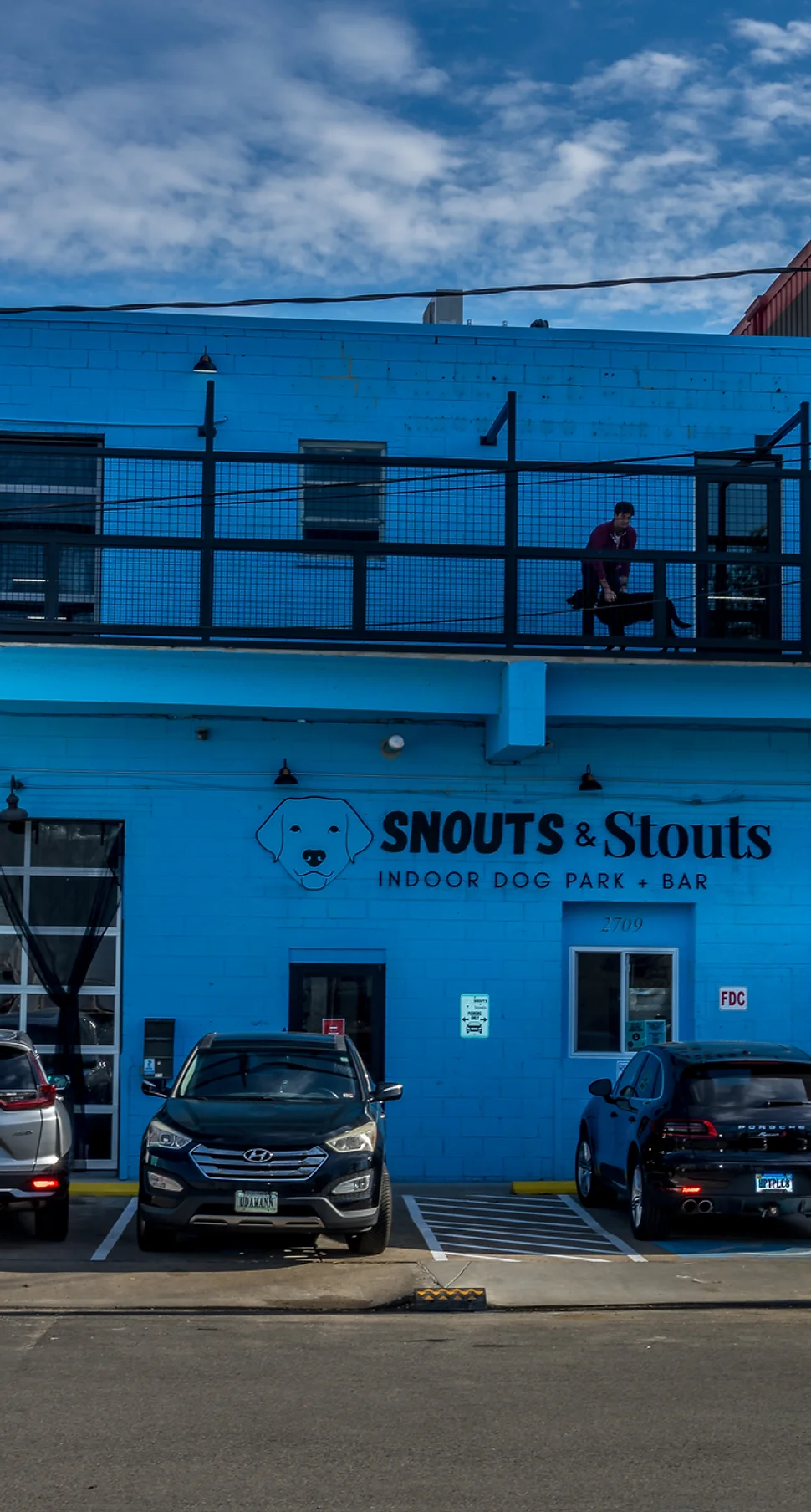 Snouts & Stouts exterior