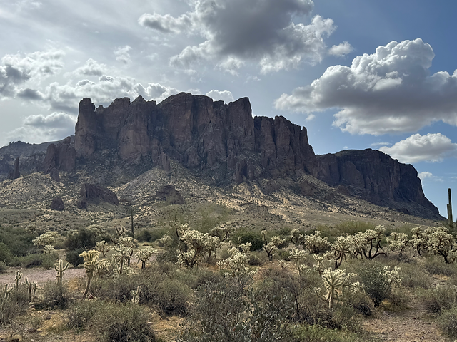 Solo Day at Lost Dutchman State Park: Hiking the Superstitions