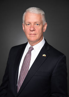 Metro Atlanta Alpharetta corporate photographer capturing business headshots for company teams, professionals  and executives 