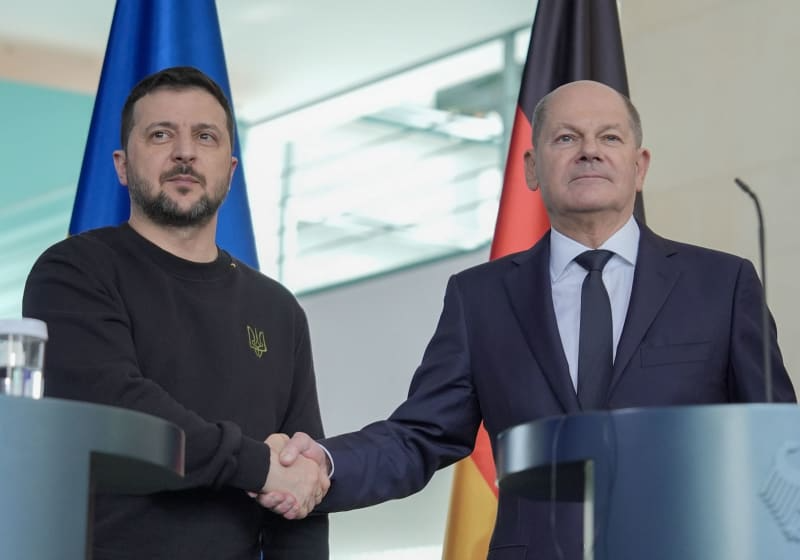 German Chancellor Olaf Scholz participates in a press conference with Ukrainian President Volodymyr Zelensky. Scholz has reaffirmed Germany's solidarity with Ukraine in a phone call with Ukrainian President Volodymyr Zelensky. Michael Kappeler/dpa
