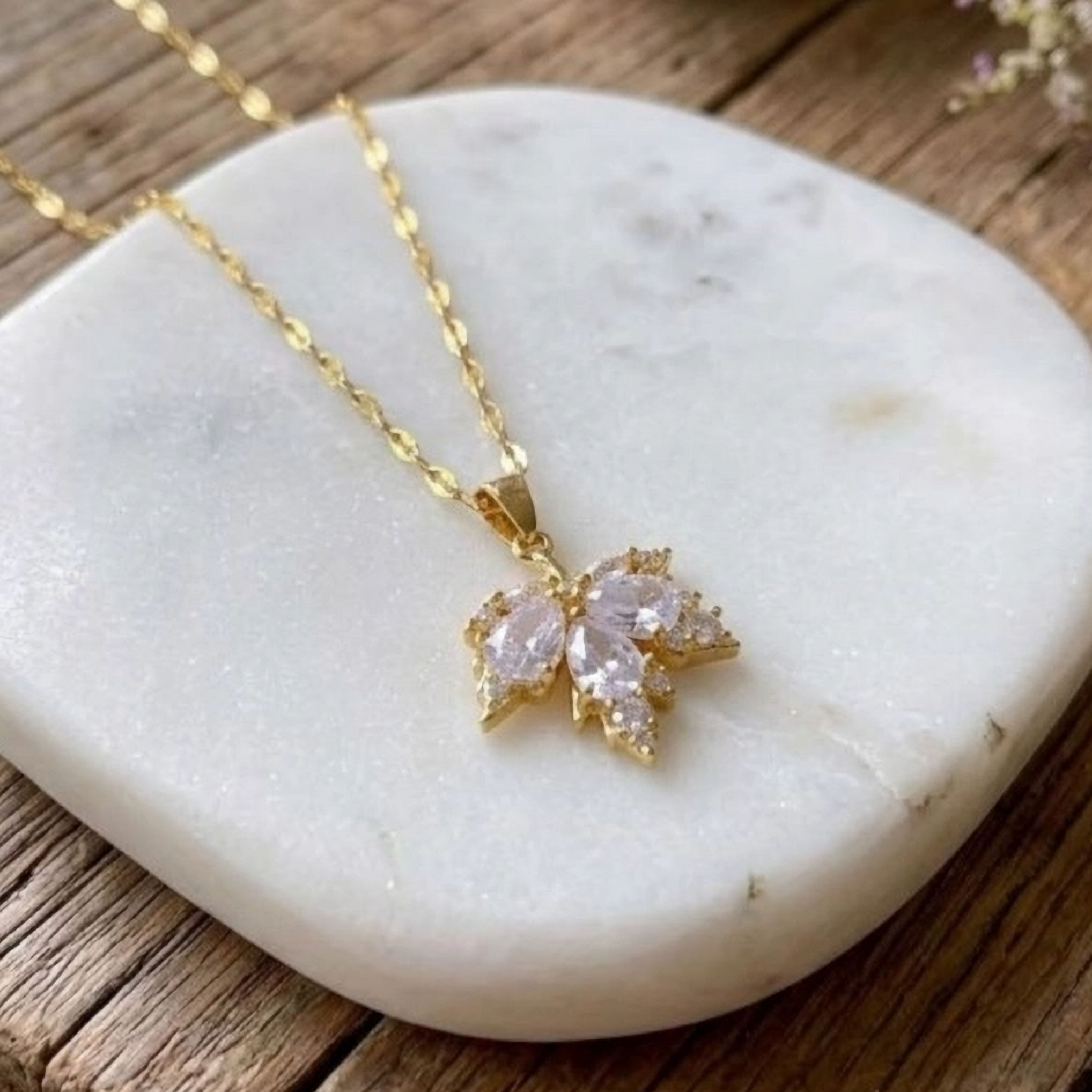 Feuille Cristalline – Myanalia