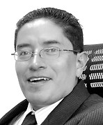 Foto Santiago_edited.jpg