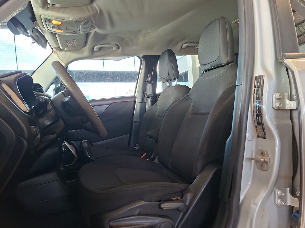 Miniatura: RENEGADE SPORT 4X2 AUT 1.8 2018