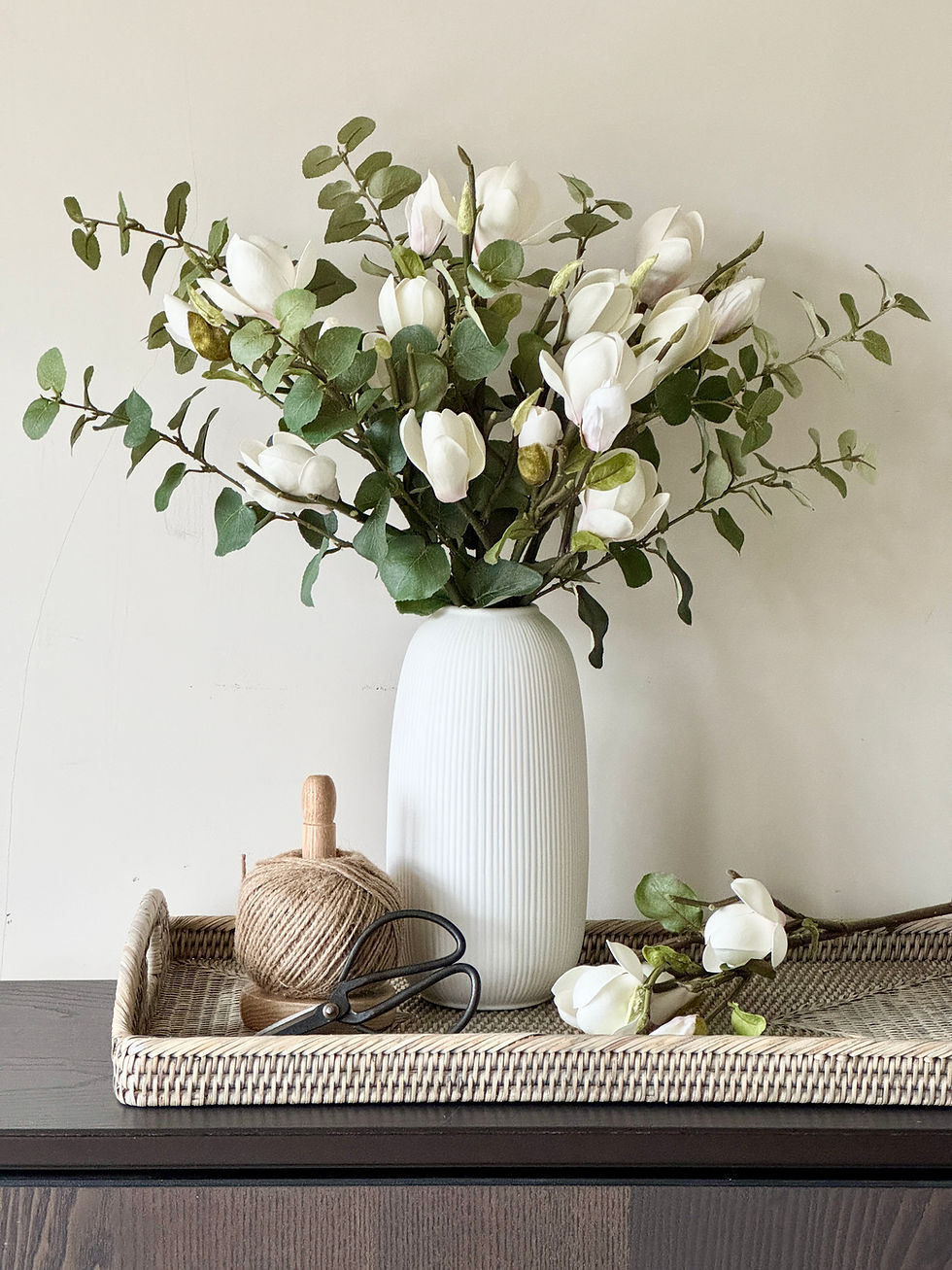 Thumbnail: Magnolia Eucalyptus Bouquet