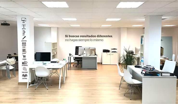 Empresa de branding y Diseñador freelance