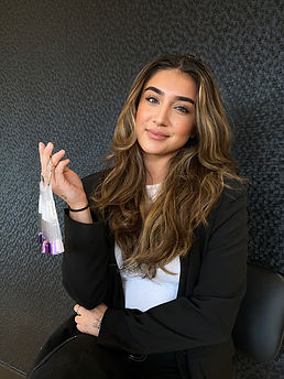Clodie Manicurist and Nail Technician Bio Sculpture and Evogel