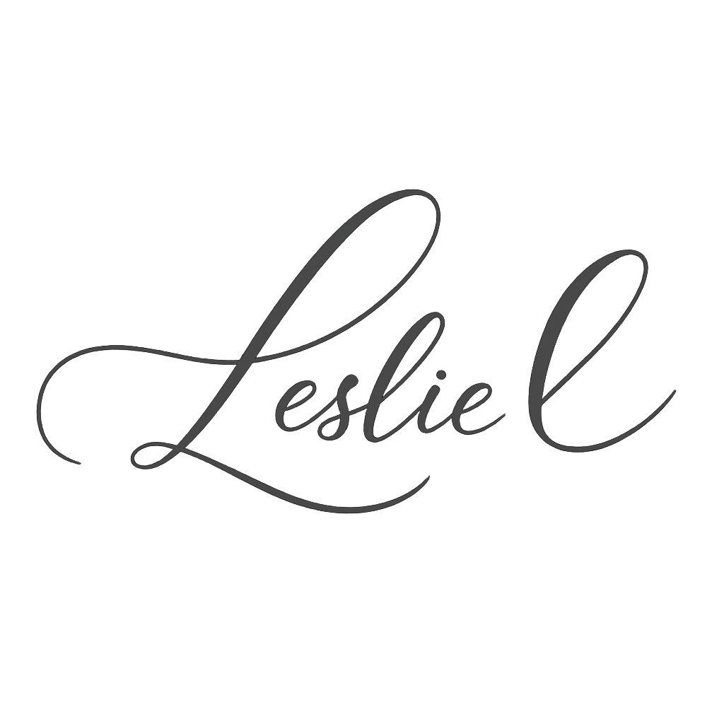 Signature Leslie.png