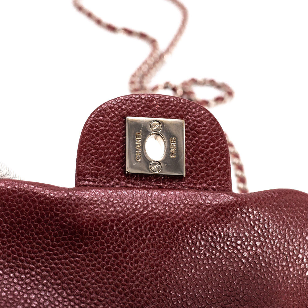 The Best Guide on Authenticating a Chanel Handbag