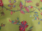E09 Fleurs sur fd vert