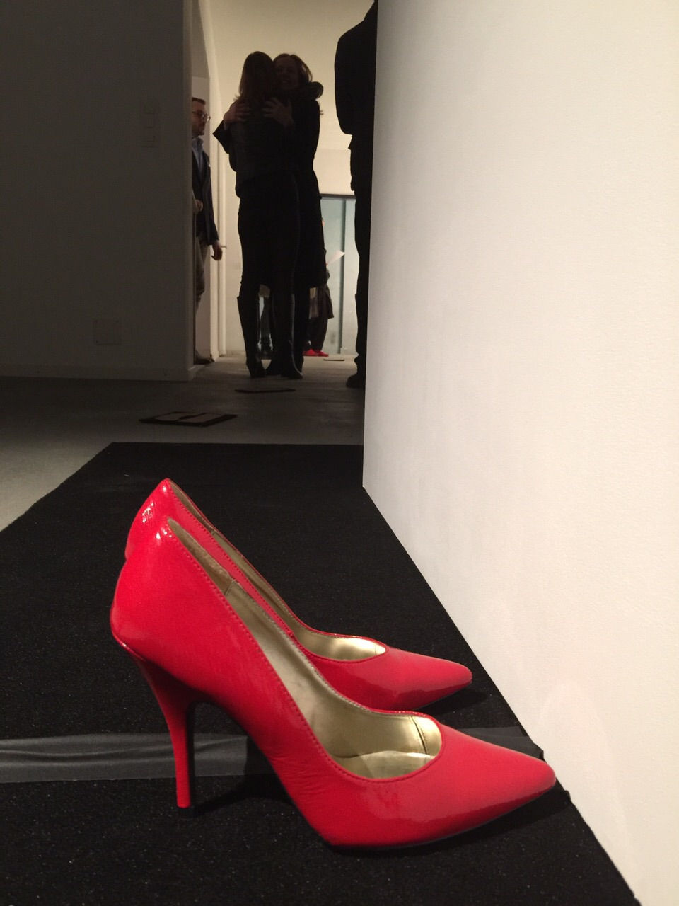 Kill Me Inside-Gallery L-2015