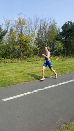 Natalie run Ash