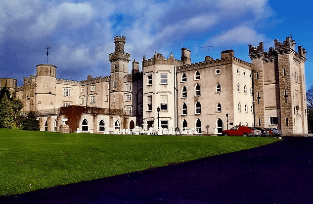 Cabra Castle.gif