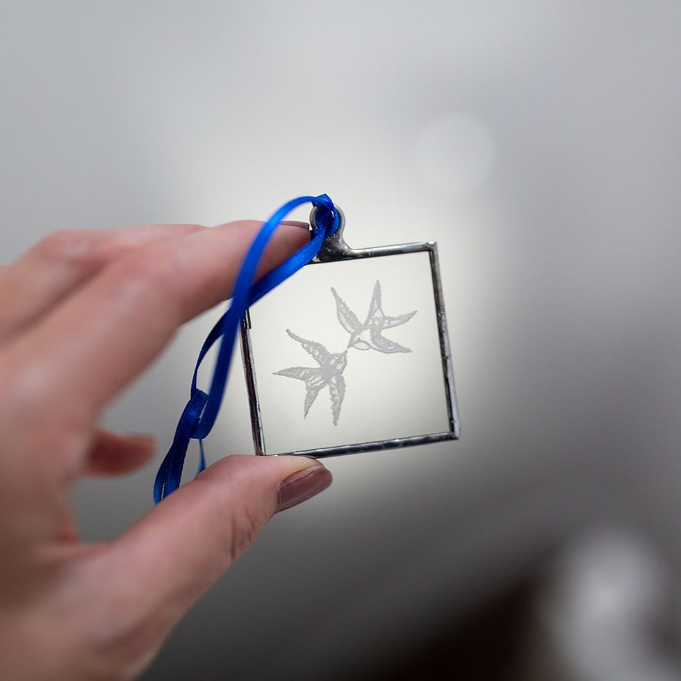 Thumbnail: Swallows engraved glass decoration