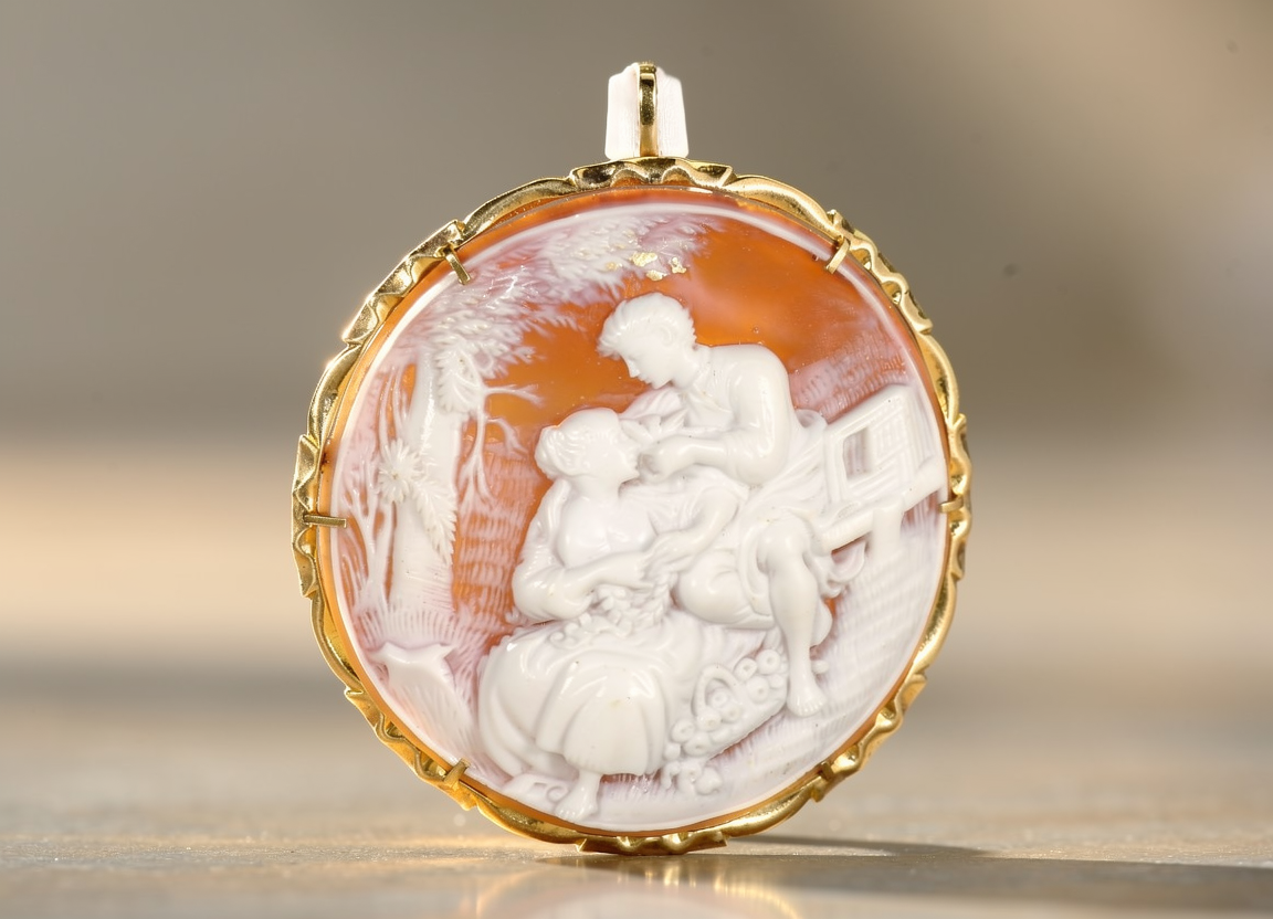 14Karat Yellow Gold Estate - Contemporary Brooch and Pin Combo This artistic