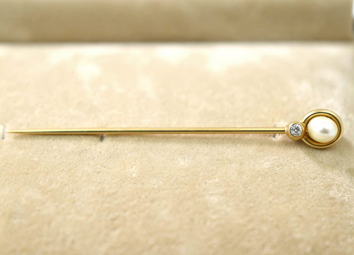 14Karat Yellow Gold Estate - Victorian Pin Elegant Vintage Pin Featuring A